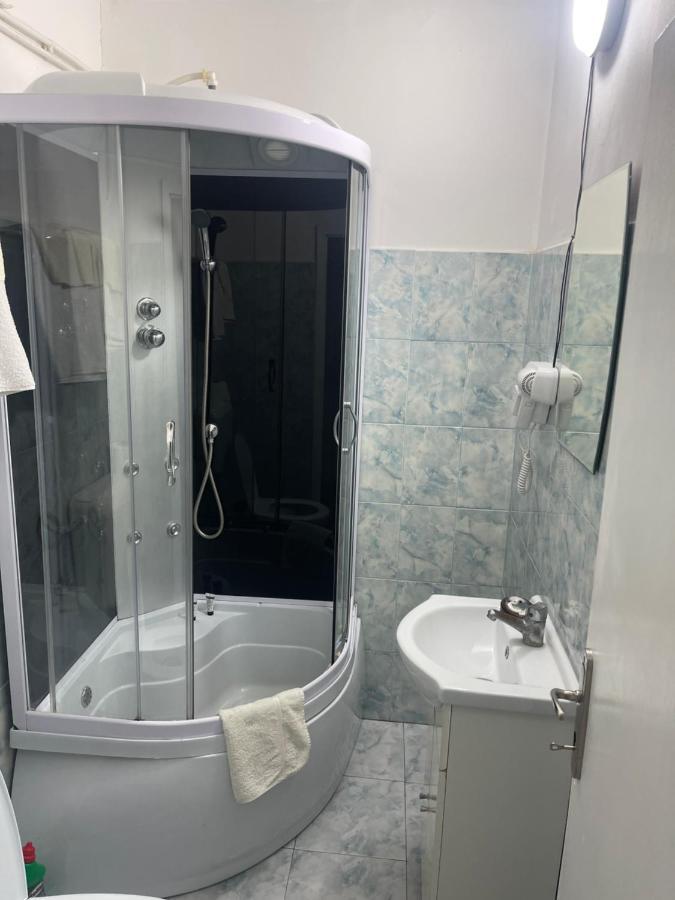 Ana Central Rooms Oradea Exteriör bild